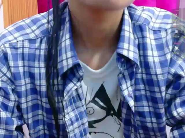 yourcuteneighbourr live cam on BongaCams
