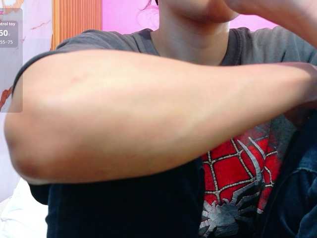 yourcuteneighbourr live webcam show