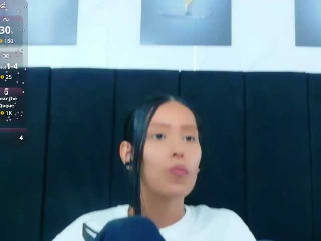 yourcuteneighbourr live cam on BongaCams