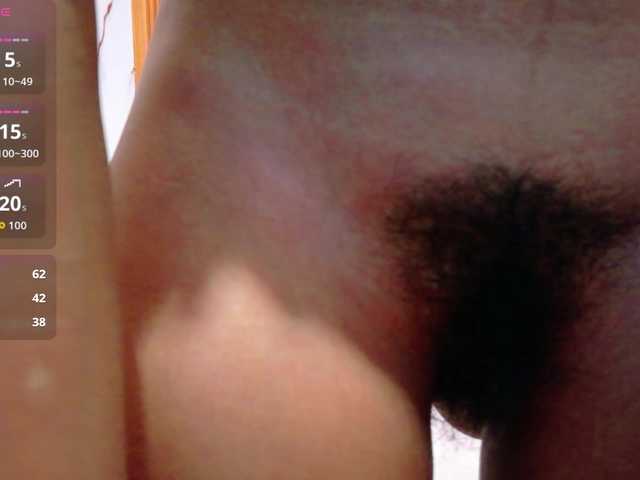 yourcuteneighbourr live cam on BongaCams