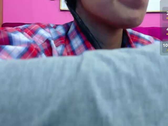 yourcuteneighbourr live cam on BongaCams