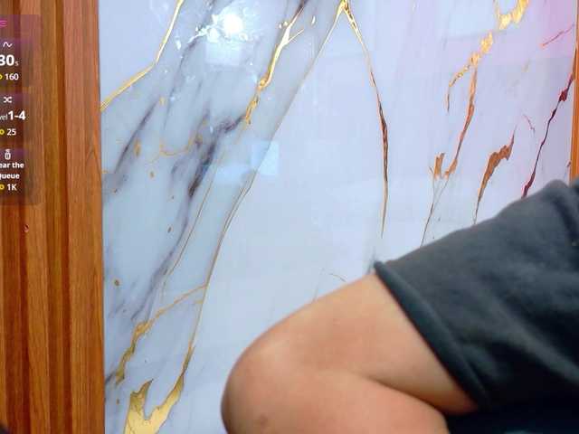 yourcuteneighbourr live webcam show