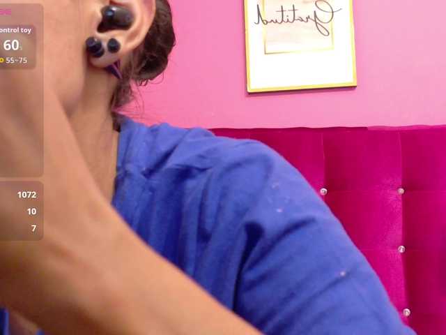 yourcuteneighbourr's BongaCams show and profile