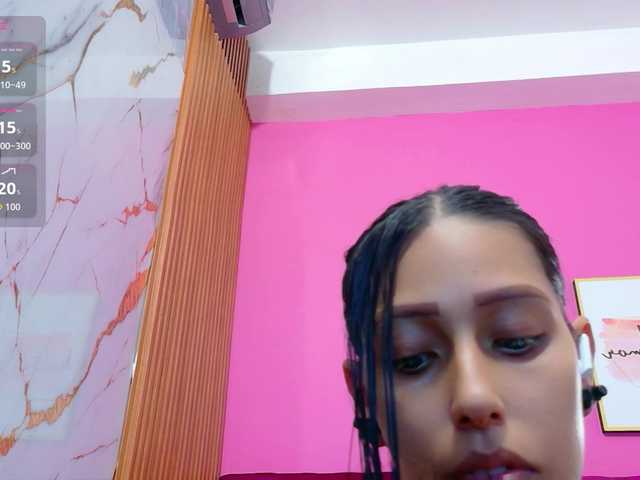 yourcuteneighbourr live cam on BongaCams