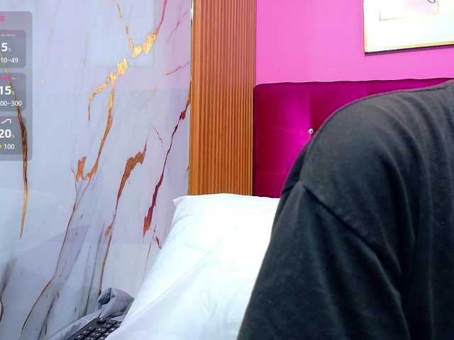 yourcuteneighbourr live webcam show