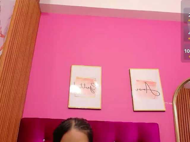 yourcuteneighbourr live cam on BongaCams
