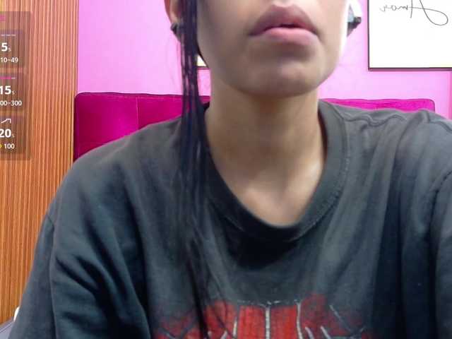 yourcuteneighbourr live cam on BongaCams