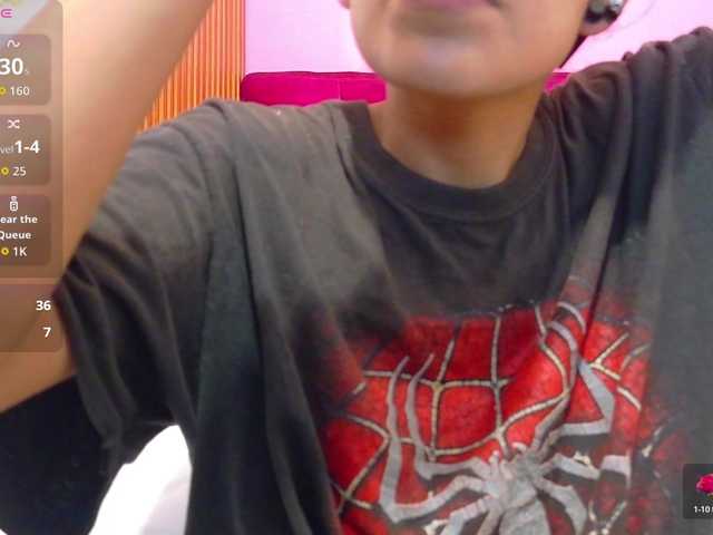 yourcuteneighbourr live cam on BongaCams