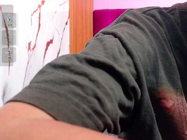 yourcuteneighbourr live cam on BongaCams
