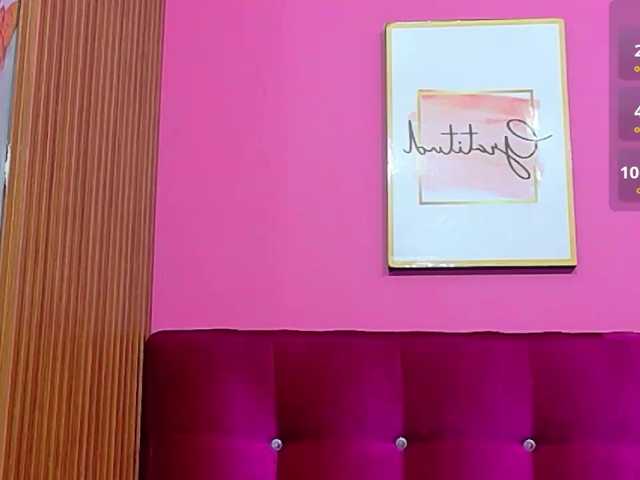 yourcuteneighbourr live cam on BongaCams