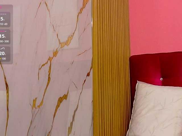 yourcuteneighbourr live cam on BongaCams