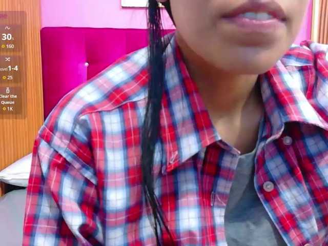 yourcuteneighbourr live cam on BongaCams