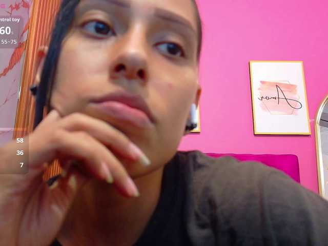 yourcuteneighbourr live cam on BongaCams