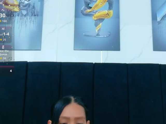 yourcuteneighbourr live cam on BongaCams