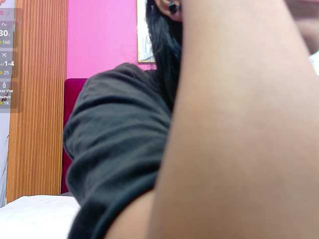 yourcuteneighbourr live webcam show