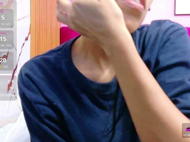 yourcuteneighbourr live cam on BongaCams
