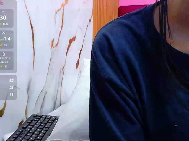 yourcuteneighbourr live cam on BongaCams
