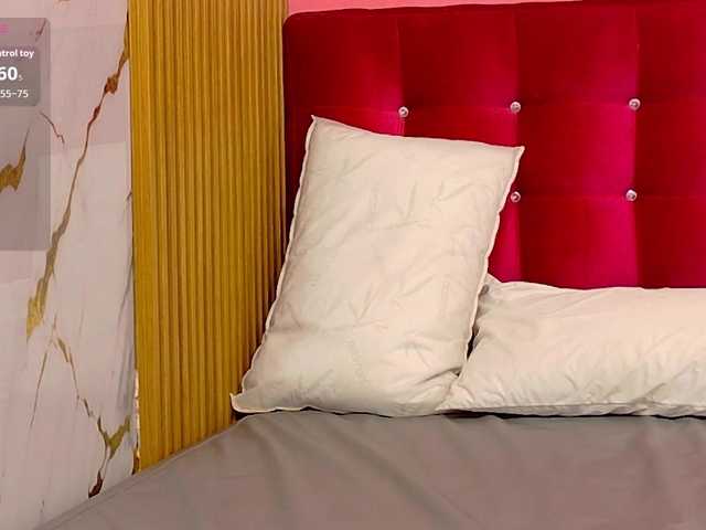 yourcuteneighbourr live cam on BongaCams