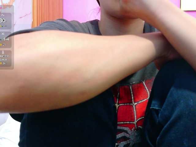 yourcuteneighbourr live webcam show