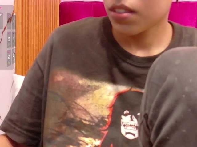 yourcuteneighbourr live cam preview