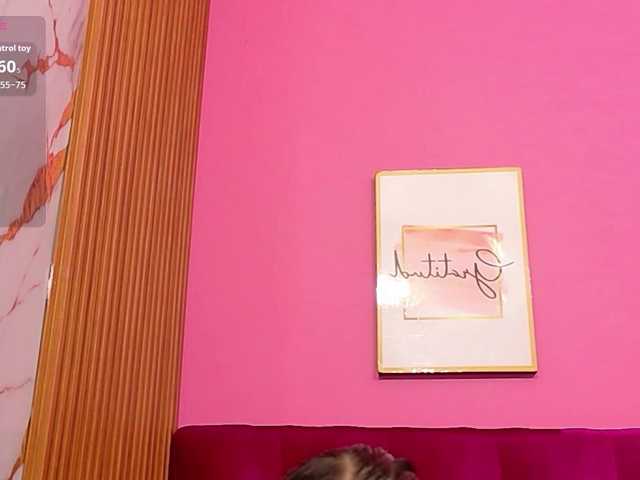 yourcuteneighbourr live cam on BongaCams