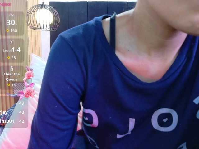 yourcuteneighbourr live cam on BongaCams