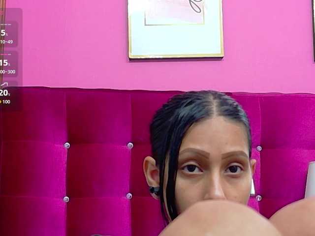 yourcuteneighbourr live webcam show