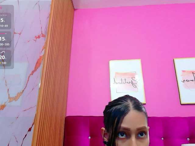 yourcuteneighbourr live webcam show