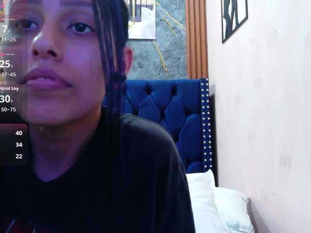 yourcuteneighbourr live webcam show