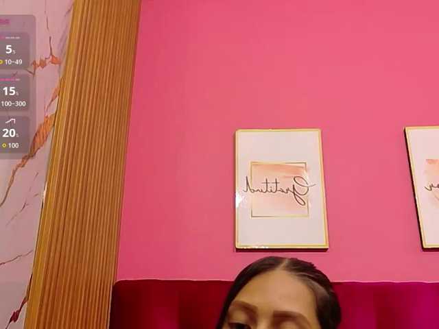 yourcuteneighbourr, en directo ahora en BongaCams