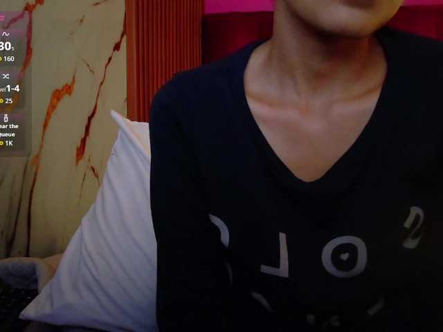 yourcuteneighbourr live cam on BongaCams