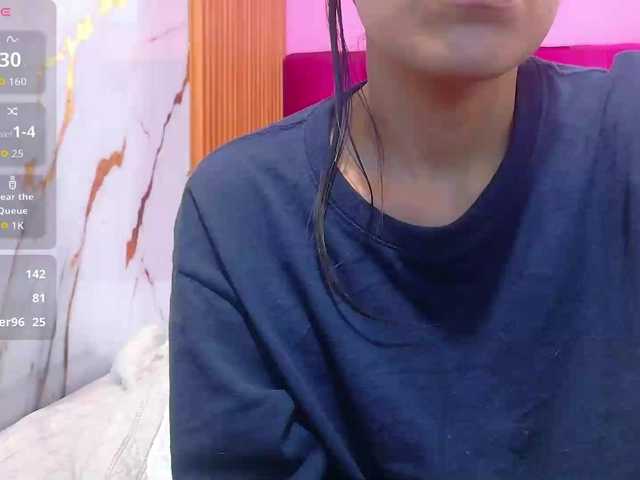 yourcuteneighbourr live cam on BongaCams