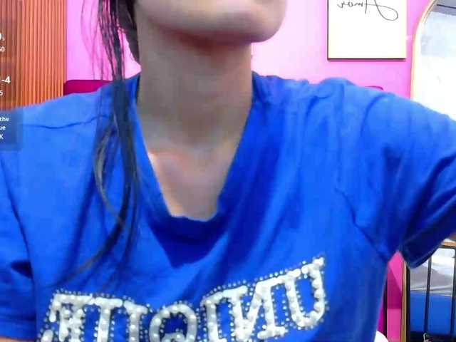 yourcuteneighbourr live cam on BongaCams