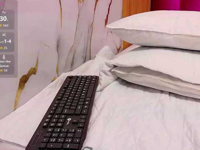 yourcuteneighbourr live cam on BongaCams