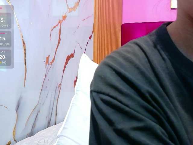yourcuteneighbourr live webcam show