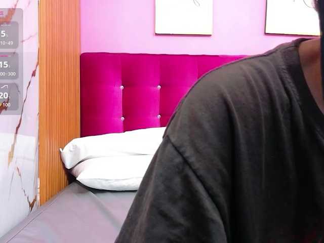 yourcuteneighbourr live cam on BongaCams