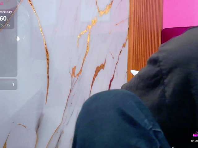 yourcuteneighbourr live cam on BongaCams