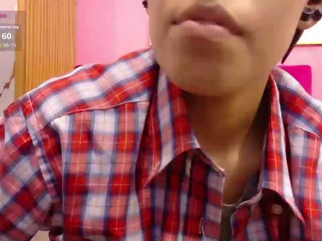 yourcuteneighbourr, en directo ahora en BongaCams