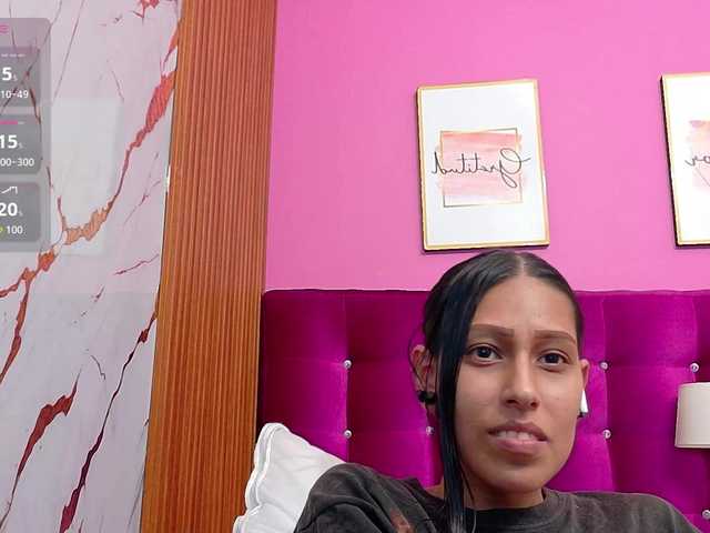 yourcuteneighbourr live cam on BongaCams