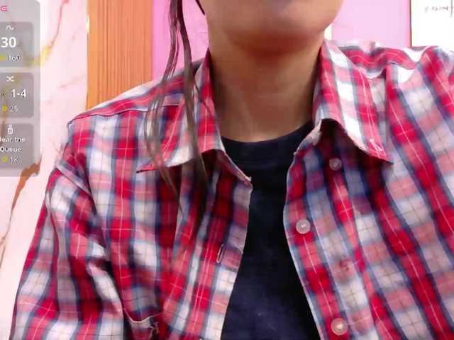 yourcuteneighbourr live cam on BongaCams
