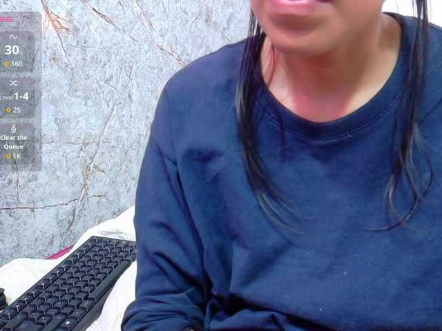 yourcuteneighbourr live cam on BongaCams