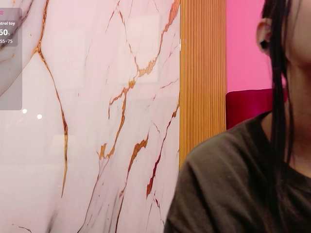yourcuteneighbourr live cam on BongaCams