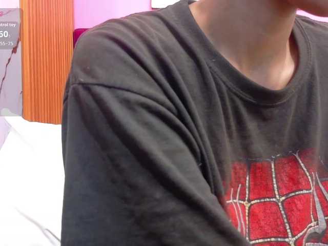 yourcuteneighbourr live cam on BongaCams