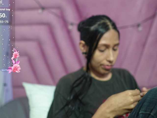 yourcuteneighbourr live cam preview