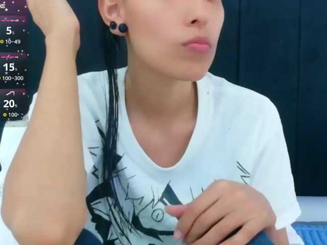 yourcuteneighbourr live cam on BongaCams