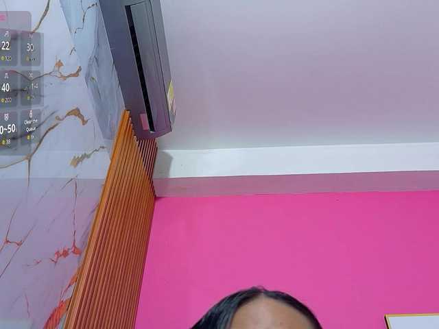 yourcuteneighbourr live cam on BongaCams