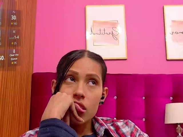 yourcuteneighbourr live cam on BongaCams