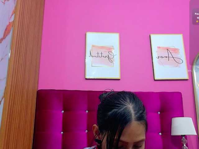 yourcuteneighbourr live cam on BongaCams