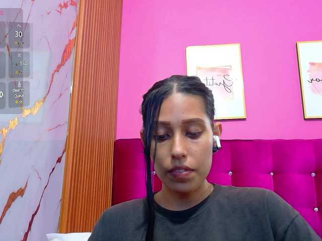 yourcuteneighbourr live webcam show