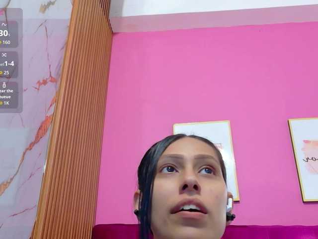 yourcuteneighbourr live webcam show